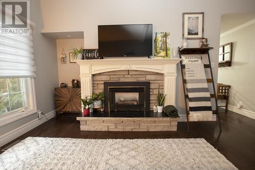 179 Promenade Dr, Sault Ste. Marie, ON - Indoor Photo Showing Living Room