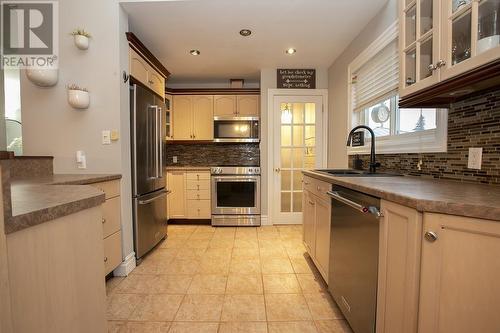 179 Promenade Dr, Sault Ste. Marie, ON - Indoor Photo Showing Dining Room