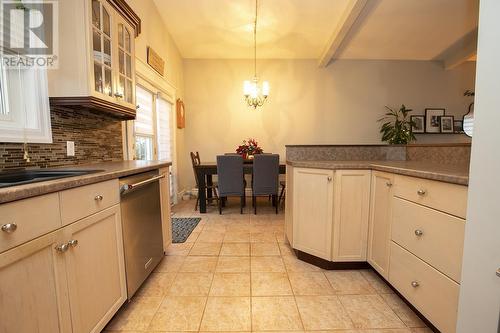 179 Promenade Dr, Sault Ste. Marie, ON - Indoor Photo Showing Kitchen