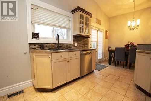 179 Promenade Dr, Sault Ste. Marie, ON - Indoor Photo Showing Kitchen