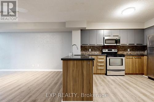 1401 - 11 St. Joseph Street, Toronto (Bay Street Corridor), ON - Indoor Photo Showing Kitchen