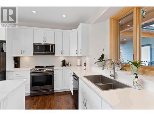 6560 Monck Park Road, Merritt, BC - Indoor Photo Showing Kitchen With Double Sink