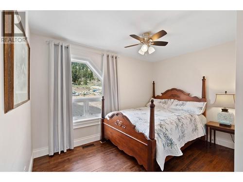 6560 Monck Park Road, Merritt, BC - Indoor Photo Showing Bedroom