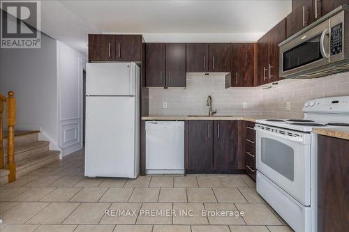 6 - 75 Prince William Way, Barrie, ON - Indoor Photo Showing Kitchen