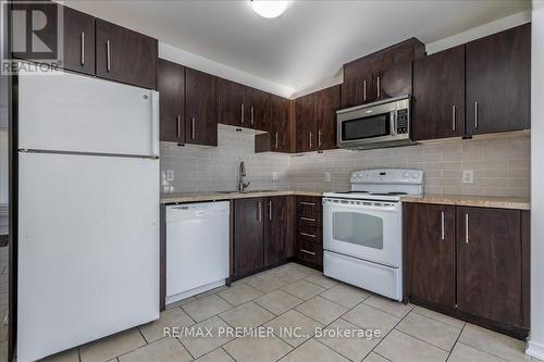 6 - 75 Prince William Way, Barrie, ON - Indoor Photo Showing Kitchen