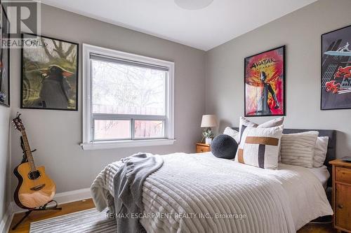 30 Miles Court, Hamilton, ON - Indoor Photo Showing Bedroom