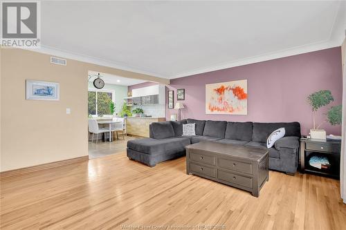 405 Laurier Drive, Lasalle, ON - Indoor Photo Showing Living Room