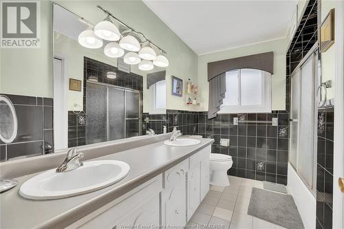 405 Laurier Drive, Lasalle, ON - Indoor Photo Showing Bathroom