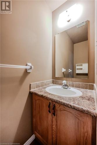 Bathroom with vanity - 435 Shadow Wood Crescent, Waterloo, ON - Indoor Photo Showing Bathroom