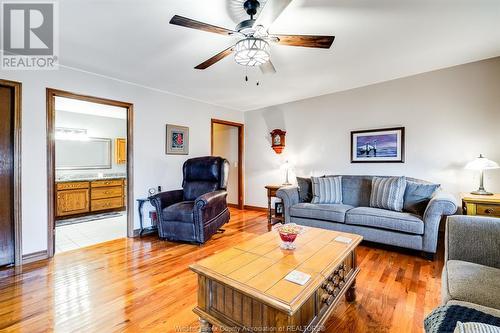 1462 County Rd 22, Lakeshore, ON - Indoor Photo Showing Living Room