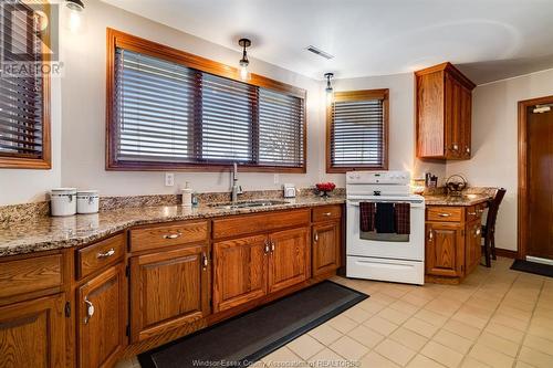 1462 County Rd 22, Lakeshore, ON - Indoor Photo Showing Kitchen With Double Sink