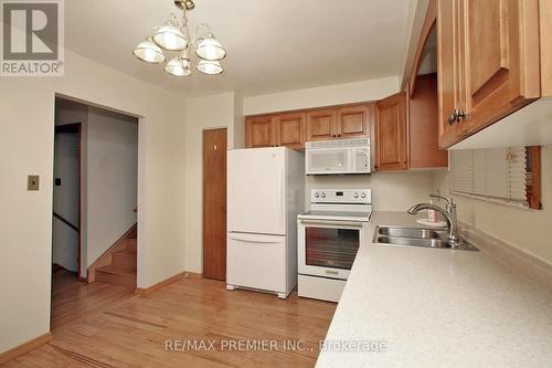 388 Marken Court, Oshawa, ON - Indoor Photo Showing Kitchen With Double Sink