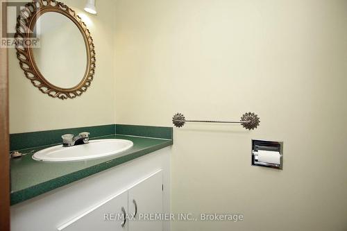 388 Marken Court, Oshawa, ON - Indoor Photo Showing Bathroom