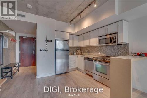 904 - 25 Oxley Street, Toronto, ON - Indoor Photo Showing Kitchen