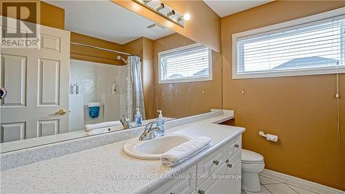 322 Chambers Place, London, ON - Indoor Photo Showing Bathroom