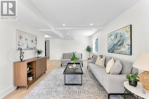 40 Parkview Avenue, Fort Erie, ON - Indoor Photo Showing Living Room