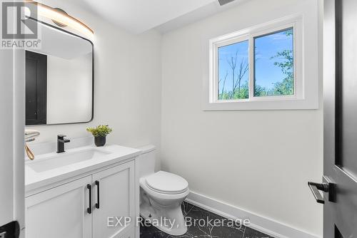 40 Parkview Avenue, Fort Erie, ON - Indoor Photo Showing Bathroom