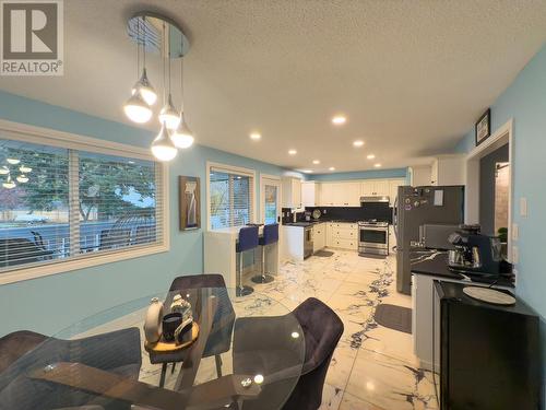 main kitchen - 766 Favell Court, Kelowna, BC - Indoor