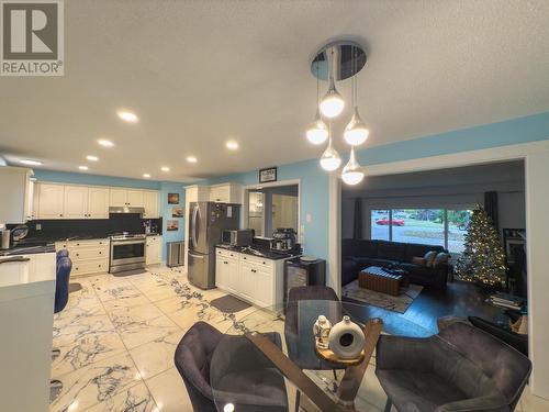 main kitchen - 766 Favell Court, Kelowna, BC - Indoor