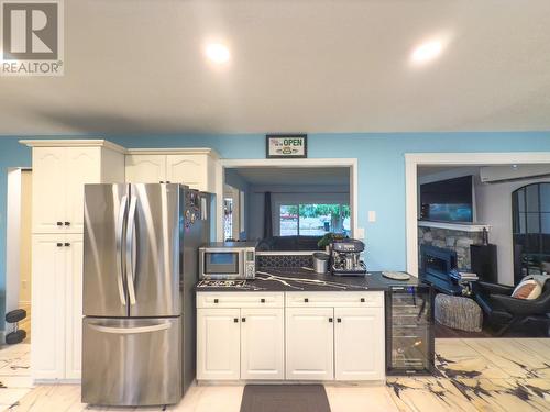 main kitchen - 766 Favell Court, Kelowna, BC - Indoor Photo Showing Kitchen