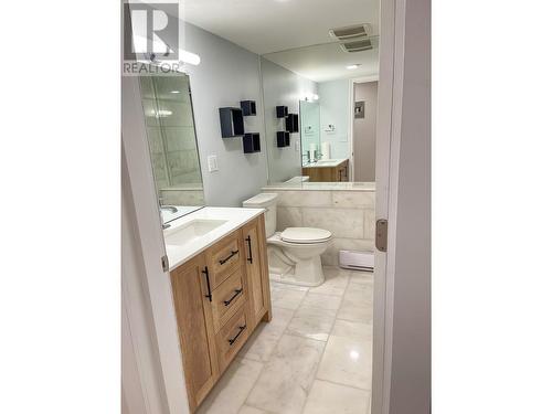 Legal suite bathroom - 766 Favell Court, Kelowna, BC - Indoor Photo Showing Bathroom