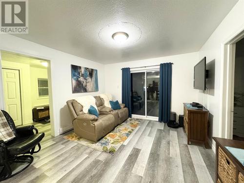 163 Highway 129, Chapleau, ON - Indoor Photo Showing Living Room