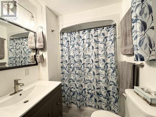 163 Highway 129, Chapleau, ON - Indoor Photo Showing Bathroom