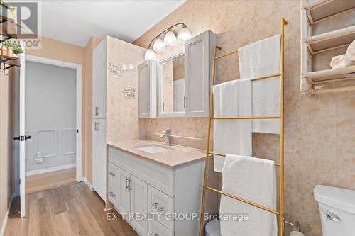 110 Canal Street, Quinte West, ON - Indoor Photo Showing Bathroom