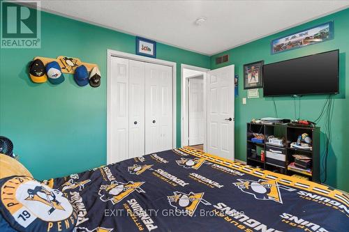 110 Canal Street, Quinte West, ON - Indoor Photo Showing Bedroom