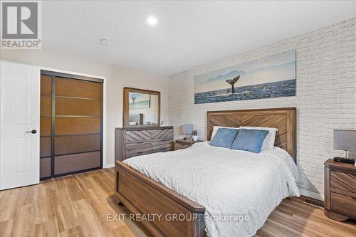 110 Canal Street, Quinte West, ON - Indoor Photo Showing Bedroom