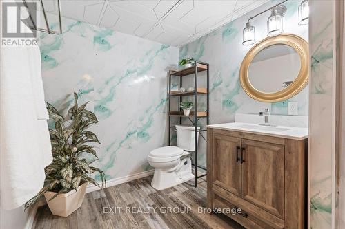 110 Canal Street, Quinte West, ON - Indoor Photo Showing Bathroom