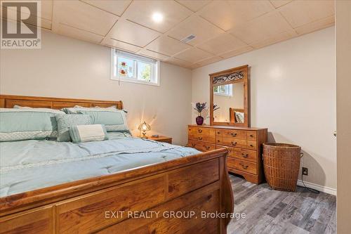 110 Canal Street, Quinte West, ON - Indoor Photo Showing Bedroom