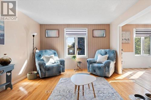 110 Canal Street, Quinte West, ON - Indoor Photo Showing Living Room