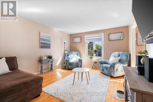 110 Canal Street, Quinte West, ON - Indoor Photo Showing Living Room