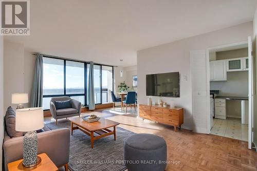 1705 - 260 Seneca Hill Drive, Toronto, ON - Indoor Photo Showing Living Room