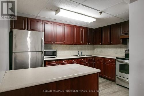 1705 - 260 Seneca Hill Drive, Toronto, ON - Indoor Photo Showing Kitchen