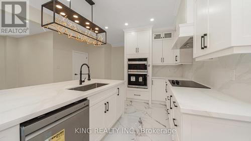 27 Foxmere Road, Brampton, ON - Indoor Photo Showing Kitchen