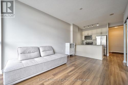 2705 - 3975 Grand Park Drive, Mississauga, ON - Indoor Photo Showing Kitchen