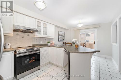 31 Olympia Crescent, Brampton, ON - Indoor Photo Showing Kitchen