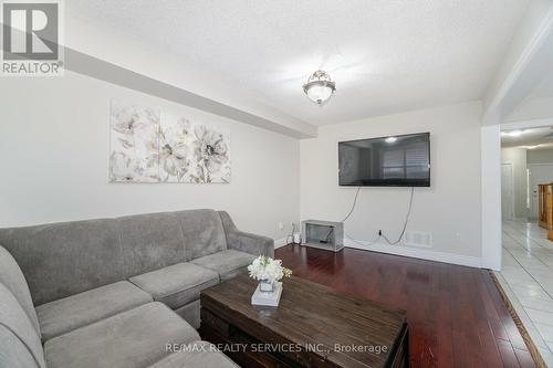 31 Olympia Crescent, Brampton, ON - Indoor Photo Showing Living Room