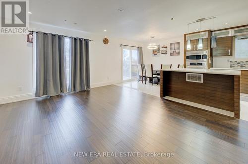 495 Templemead Drive, Hamilton, ON - Indoor Photo Showing Kitchen