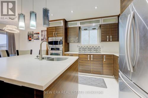 495 Templemead Drive, Hamilton, ON - Indoor Photo Showing Kitchen With Stainless Steel Kitchen With Double Sink With Upgraded Kitchen