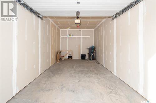 200 302 Nelson Road, Saskatoon, SK - Indoor Photo Showing Garage