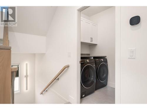 laundry on upper level - 105 Predator Ridge Drive Unit# 3, Vernon, BC - Indoor Photo Showing Laundry Room