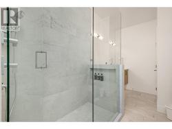 walk in shower in ensuite - 