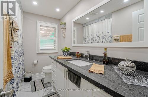 30 Lawrence Crescent, Brampton, ON - Indoor Photo Showing Bathroom