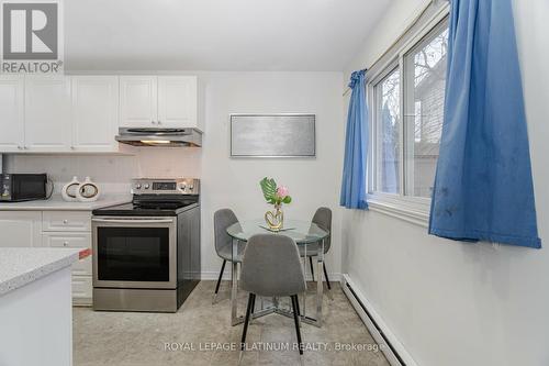 3 Hollyhedge Court, Brampton, ON - Indoor Photo Showing Kitchen