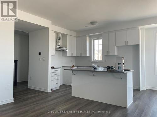 1583 Denison Place, Milton, ON - Indoor Photo Showing Kitchen