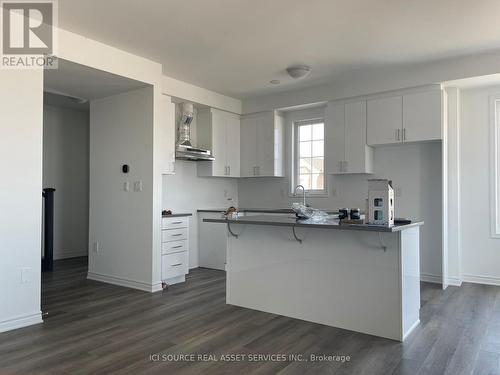 1583 Denison Place, Milton, ON - Indoor Photo Showing Kitchen