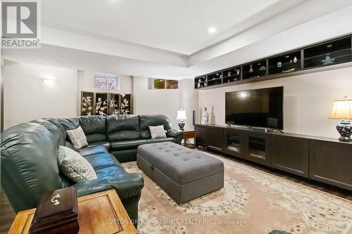 1195 Crestdale Road, Mississauga, ON - Indoor Photo Showing Living Room